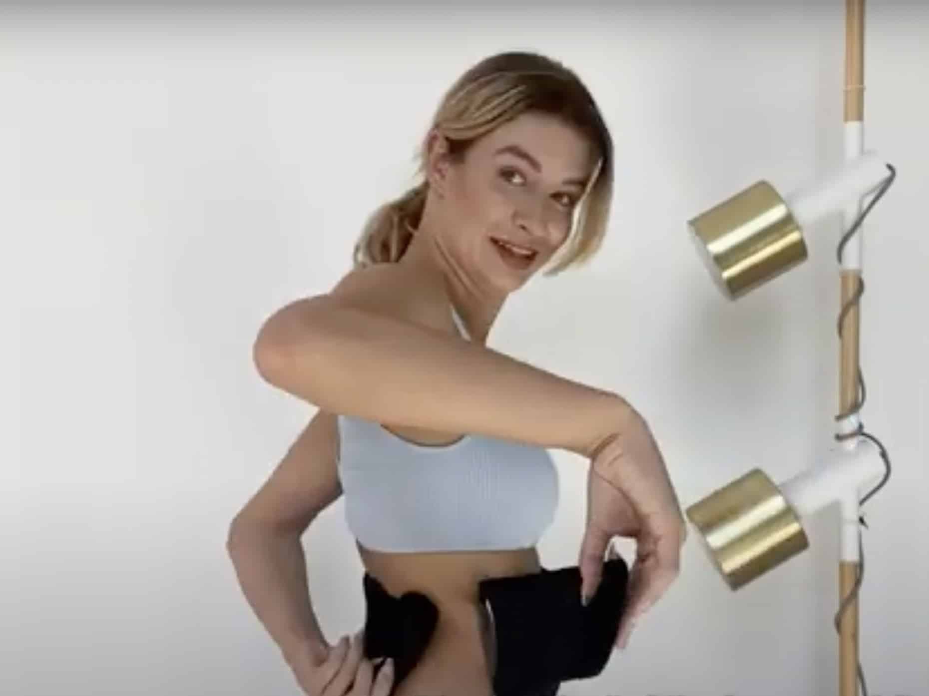 Place side gel pads over oblique muscles