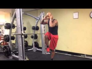 Video Thumbnail: Lunge Crunch